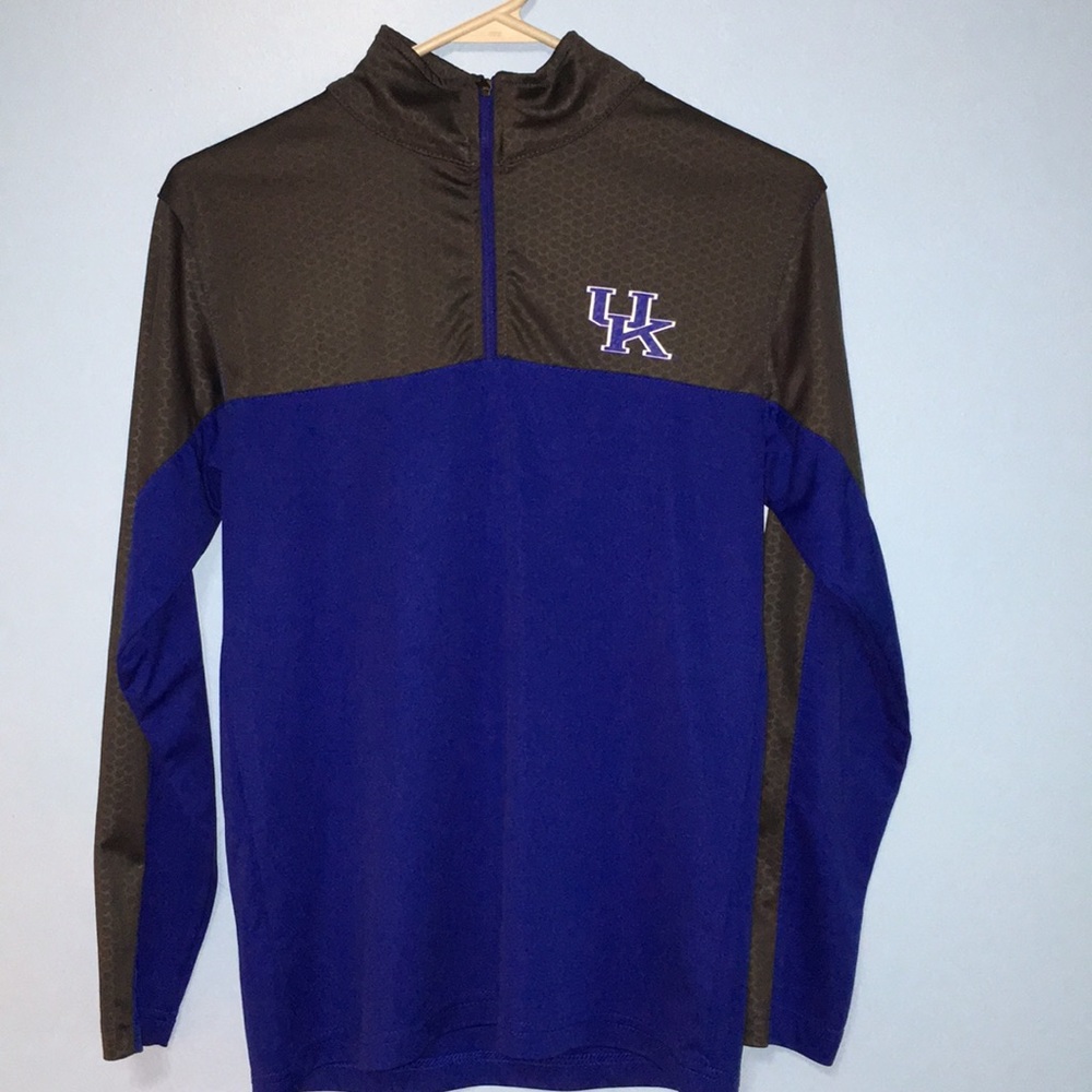 Thin Kentucky pullover